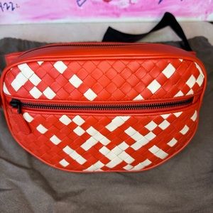 💚 Bottega Veneta Woven Belt Bag 💚